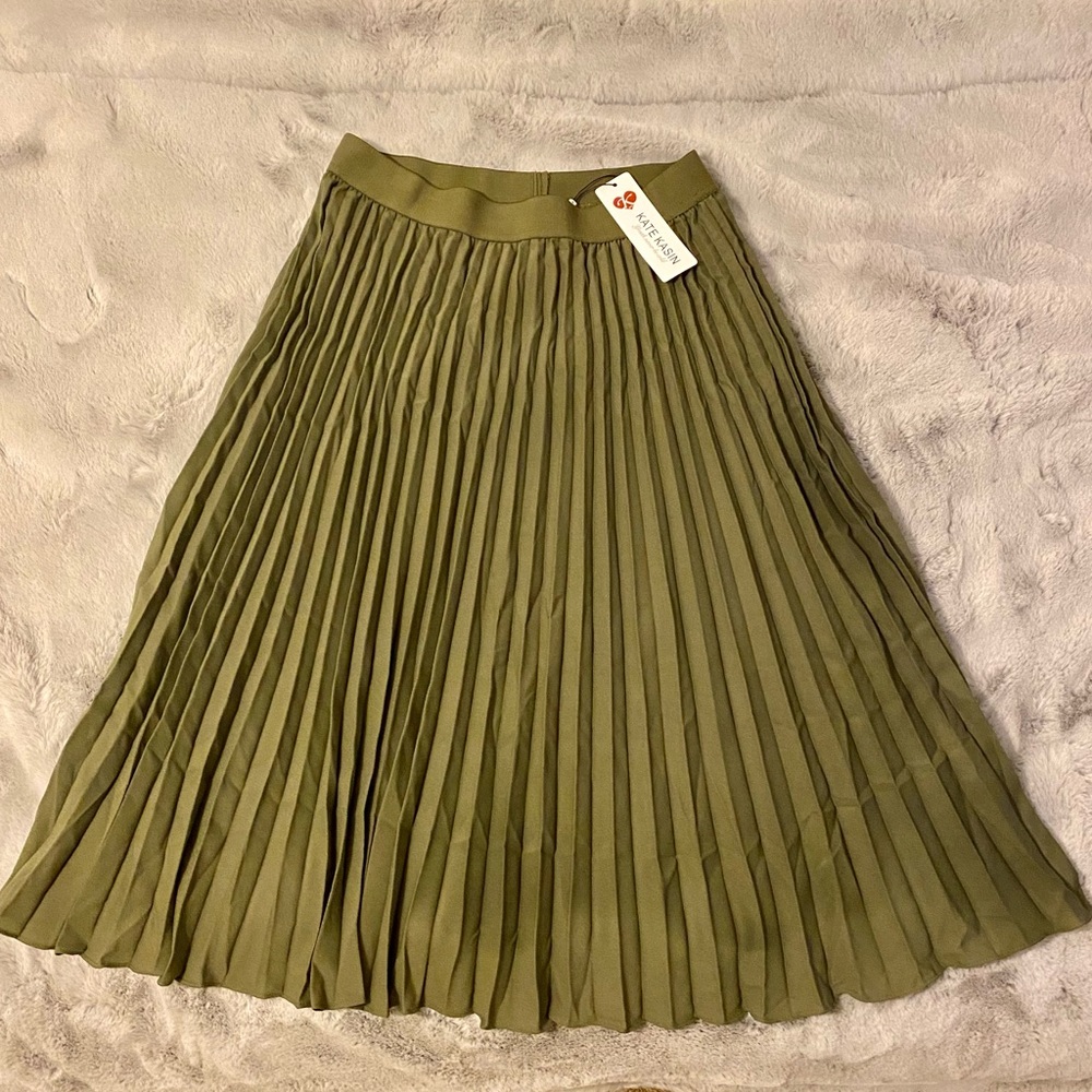 SOLD!! Kate Kasin Women’s Medium Vintage High Waisted Pleated A-Line Swing Skirt